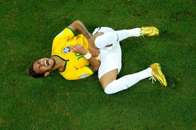 Παγκόσμιο Κύπελλο Ποδοσφαίρου 2014 – Προημιτελικοί: Η πρώτη αντίδραση του Νεϊμάρ! (video)