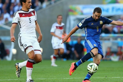 Παγκόσμιο Κύπελλο Ποδοσφαίρου 2014 – Τελικός: Είναι αλλού ο Χούμελς