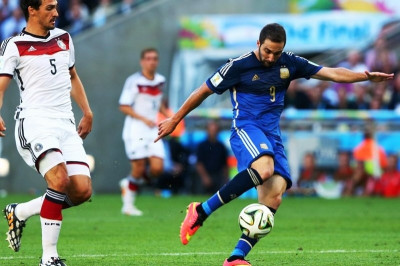 Παγκόσμιο Κύπελλο Ποδοσφαίρου 2014 – Τελικός: Η μεγάλη ευκαιρία του Ιγκουαΐν (video)