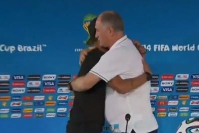 Μουντιάλ 2014 - Βραζιλία: Αγκάλιασε τον Σκολάρι ο Νεϊμάρ (video)