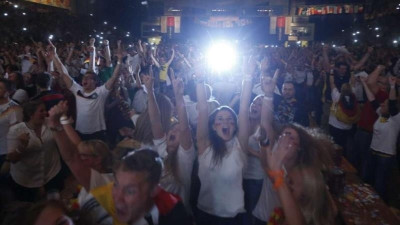 Παγκόσμιο Κύπελλο Ποδοσφαίρου – Τελικός : Πανηγυρισμός ...οδοστρωτήρας (video)