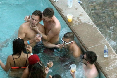 Μουντιάλ 2014 - Αγγλία: Τσιγάρα και ποτά για Χαρτ και Γουίλσιρ (photos)