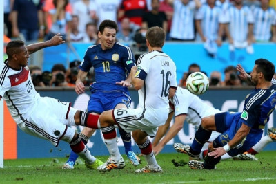 Παγκόσμιο Κύπελλο Ποδοσφαίρου 2014: Όλα όσα έγιναν σε 4 λεπτά! (video)