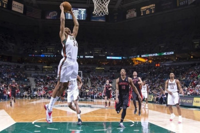 Μιλγουόκι Μπακς: Ρόλο πλέι-μέικερ για Αντετοκούμπο