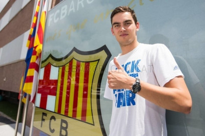 Μπαρτσελόνα: Τα ιατρικά και η υπογραφή του Σατοράνσκι (photos+video)