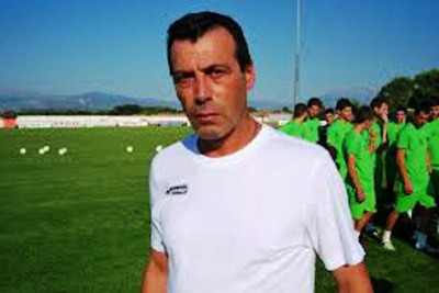 Δόξα Ν. Μανωλάδας: Επαφές με Κωνσταντινόπουλο