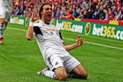 Στη Νάπολι ο Μίτσου!