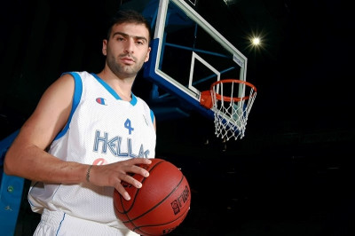 Βασιλειάδης: «Να επικεντρωθούμε στα παιδιά που είναι στην Εθνική»