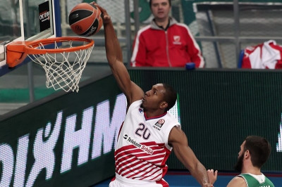 Νέλσον: «Στην υπηρεσία του Παναθηναϊκού»