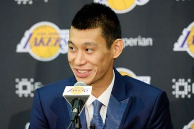 Λος Άντζελες Λέικερς: Παρουσίασαν τον Λιν