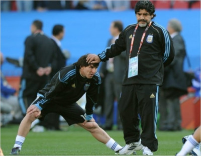 Μαραντόνα: «Διώξτε τον Σαμπέγια, φέρτε τον Μενότι»