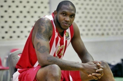 Ολυμπιακός: Δεν πάει πουθενά ο Σίμονς