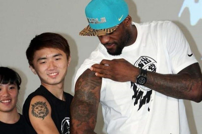 Κλίβελαντ Καβαλίερς: Στριπτίζ από Λεμπρόν (video)