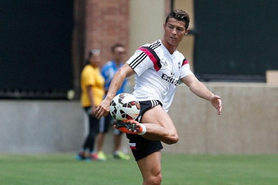 Κριστιάνο Ρονάλντο: Λανσάρει παπούτσια (photos)