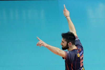 Τακουρίδης: «Τιμή να παίζεις στον Ολυμπιακό»