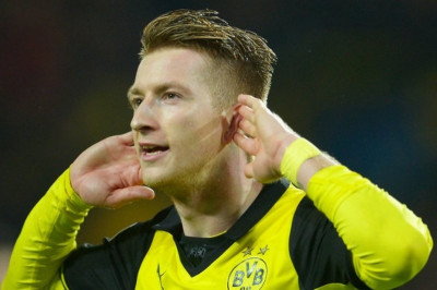 Η Μπάγερν δεν βιάζεται για Ρόις υποστηρίζει ο Ρουμενίγκε