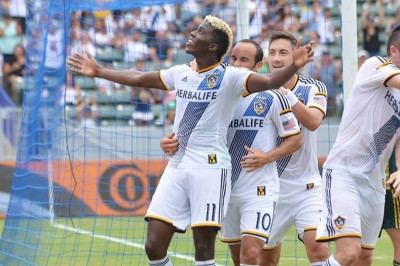 MLS: Αρχοντική εμφάνιση από Γκάλαξι (videos)