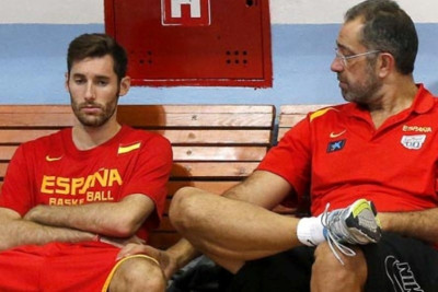 Ισπανία: Διάστρεμμα ο Φερνάντεθ