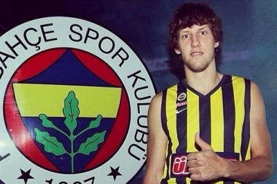 Φενέρμπαχτσε/Ούλκερ: Επίσημα ο Βέσελι