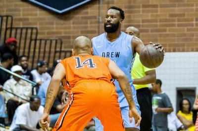 Drew League: Σε εξαιρετική κατάσταση ο Μπαρόν Ντέιβις (video)