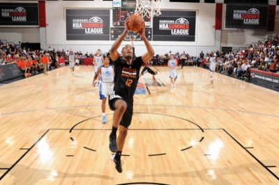 Φίνιξ Σανς: Συμβόλαιο για Ουόρεν και Ένις