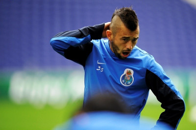 Άντερλεχτ: Ανακοινώθηκε του Ντεφούρ