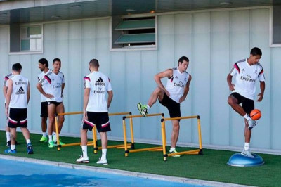 Ρεάλ Μαδρίτης: Έδειξαν τους μύες τους Ρονάλντο και Μπέιλ (photos)