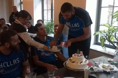 Mundobasket 2014: Τούρτες για Ζήση και Μίσσα (video)