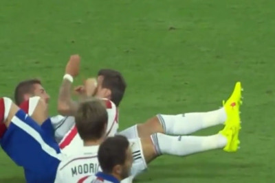 Ρεάλ - Ατλέτικο: Μπουνιά του Ράμος στον Μάντζουκιτς! (video)