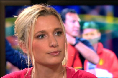 Σέξι Βελγίδα ρεπόρτερ αποκαλύπτει ανήθικες προτάσεις (photo)