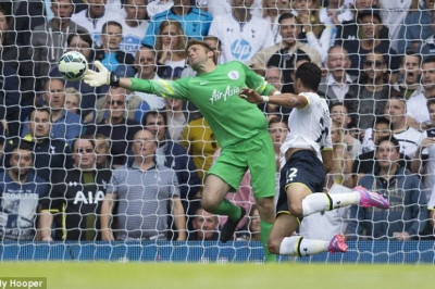 Γκολ  με 48 πάσες η Τότεναμ(video+photos)