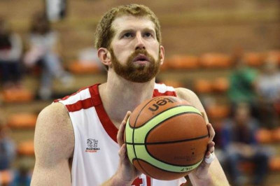 Άρης: Ανακοινώνει Νέιμικ