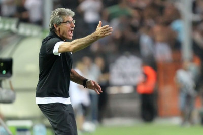 Αναστασιάδης: «Με ρωτάτε καραγκιοζιλίκια»