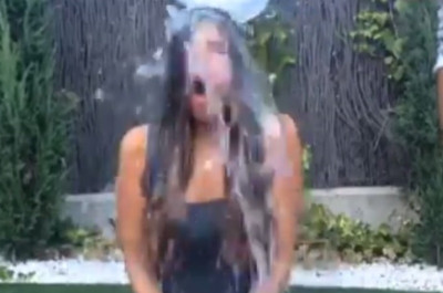 Σάρα Καρμπονέρο: Μπουγελώθηκε και η κυρία Κασίγιας (video)