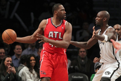 Ατλάντα Χοκς: Επαφές με Έλτον Μπραντ