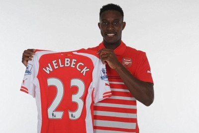 Ο Γουέλμπεκ και η … καταραμένη φανέλα της Άρσεναλ (photos)