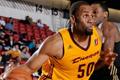 Ιντιάνα Πέισερς: Συμβόλαιο για Ονουάκου