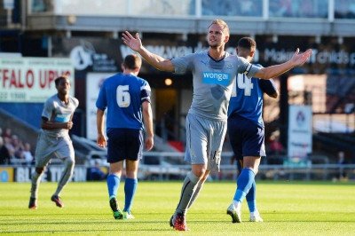 Νιούκαστλ: Πλήγμα με Ντε Γιονγκ