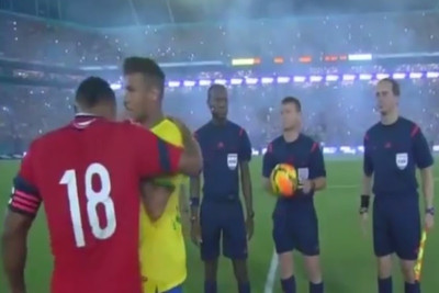 Βραζιλία - Κολομβία: Αγκάλιασε τον Ζουνίγκα ο Νεϊμάρ (video)