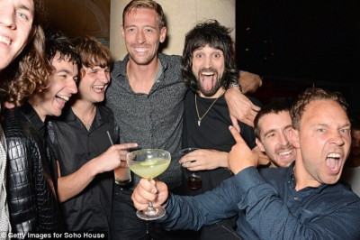 Ο Κράουτς, η σύζυγος και οι Κασάμπιαν (photos)