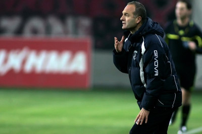 Πιερικός: Επαφές με Ζιώγα