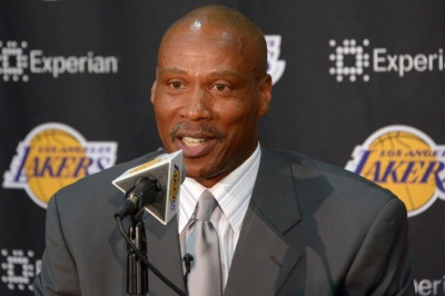 Λος Άντζελες Λέικερς: Περιορισμένος ρόλος για Κόμπι