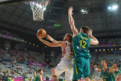 Μουντομπάσκετ: Η επιβλητική τάπα του Μπέινς στον Αρσλάν (video)