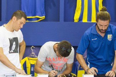 Παναιτωλικός: Μοίρασαν αυτόγραφα Κούσας, Άλβες, Μήλιος (photos)