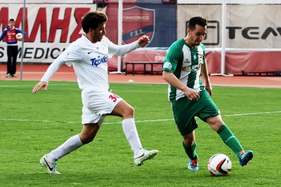 Αχαρναϊκός: Πλήγμα με Νιάρο