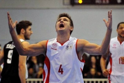 Βασίλιεβιτς: «Καθημερινά μεγάλη μάχη»