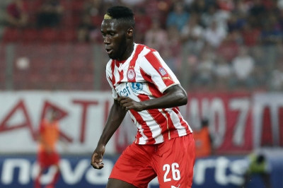 Ολυμπιακός: Το βραβείο του Μαζουάκου (photo)