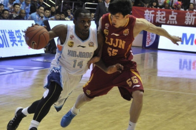 Κίνα: «Πολιορκία» του Λέστερ Χάντσον