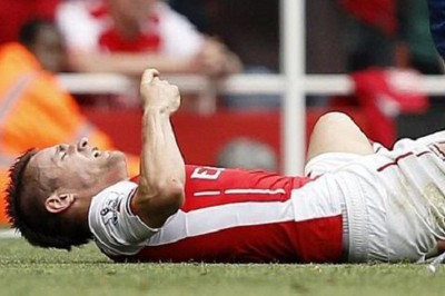 Άρσεναλ: Ρήξη συνδέσμου ο Ντεμπισί