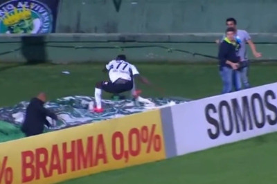 Βραζιλία: Ποδοσφαιριστής έπεσε σε... τρύπα! (video)